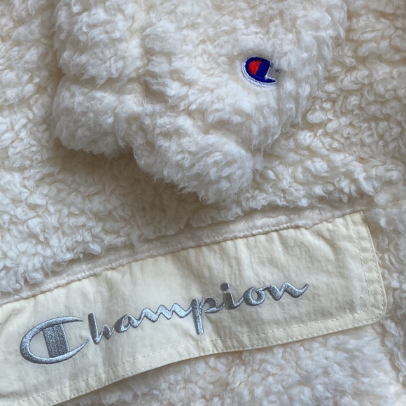 Champion White Hooded Sherpa with Kangaroo Pouch - Picture 6 of 8